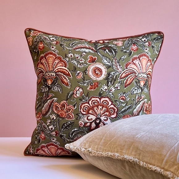 Batik Forest High End fabric Pillow Cover 22 x 22 inches NWT - Picture 3 of 5